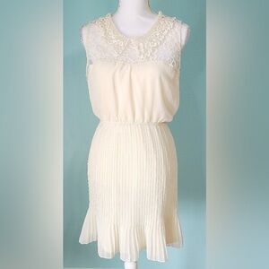 PINKY NWT Cream Lace Sleeveless Dress Size S